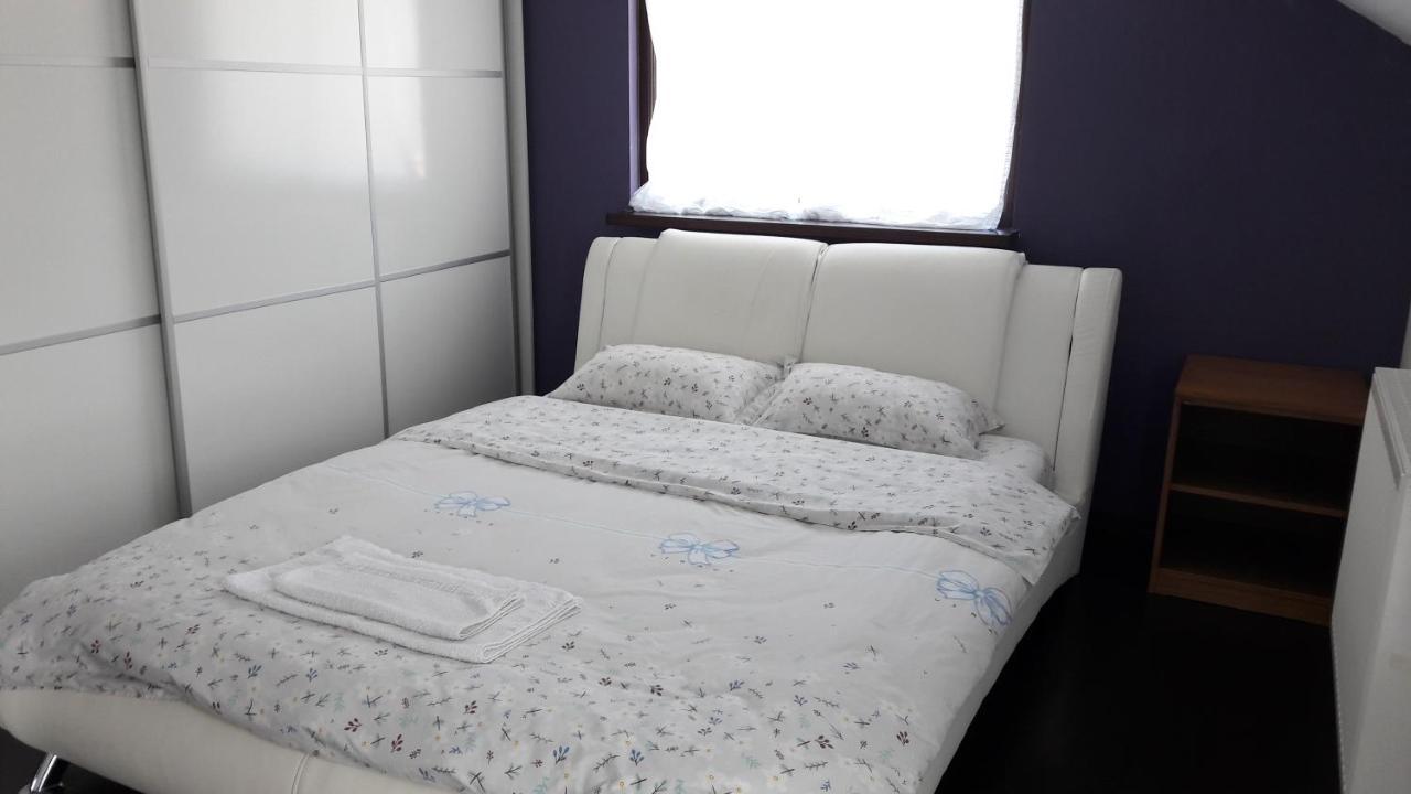 Roxana Villa